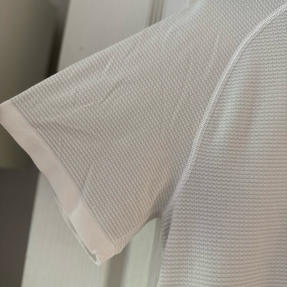 Lululemon Men’s Tee White | Breathable Athletic Shirt | Size L (Measured) - Picture 4 of 10